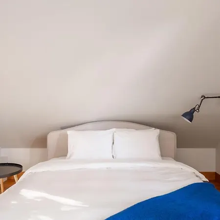 Cozy Riverside Penthouse Appartamento