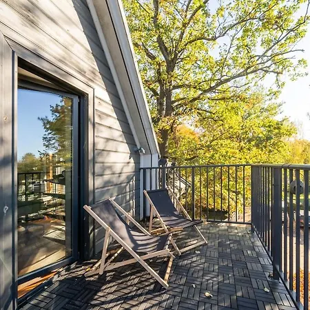 Cozy Riverside Penthouse Appartamento *