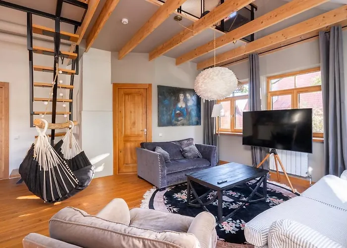 Cozy Riverside Penthouse Apartment