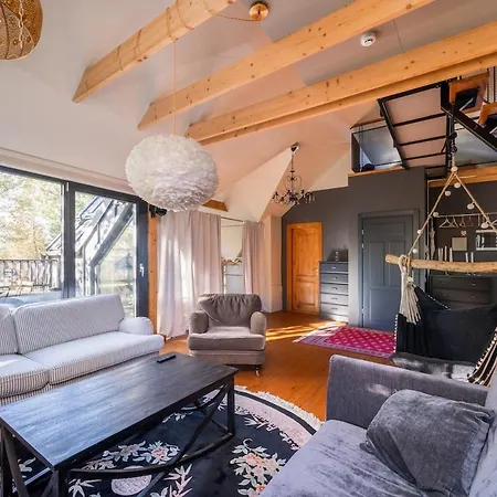Cozy Riverside Penthouse アパート リガ