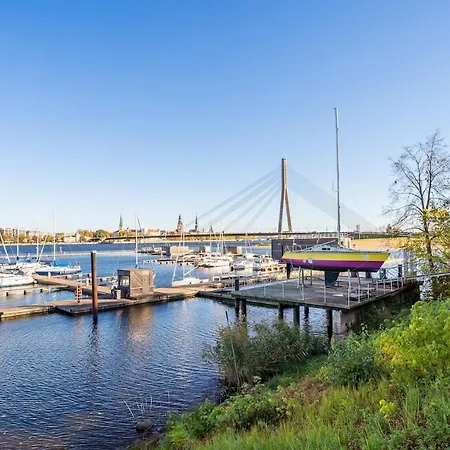 Cozy Riverside Penthouse Riga