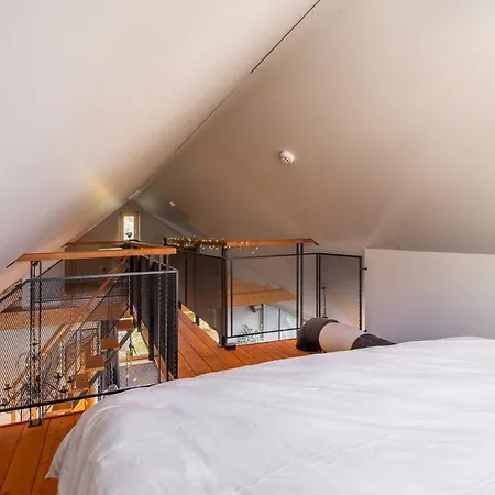 Apartment Cozy Riverside Penthouse Riga