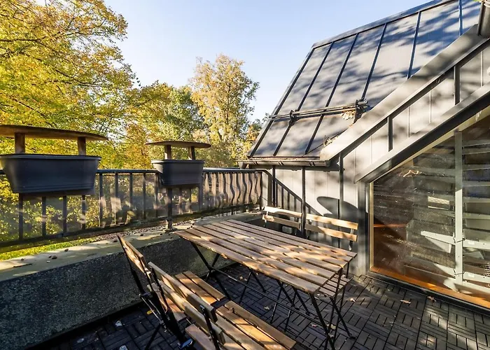 Cozy Riverside Penthouse *