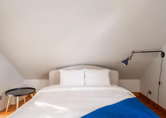 Cozy Riverside Penthouse Appartamento