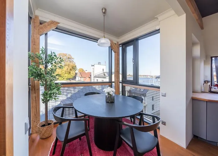 Cozy Riverside Penthouse Apartment