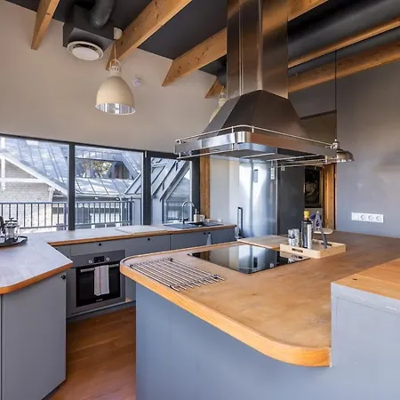 아파트 Cozy Riverside Penthouse 리가