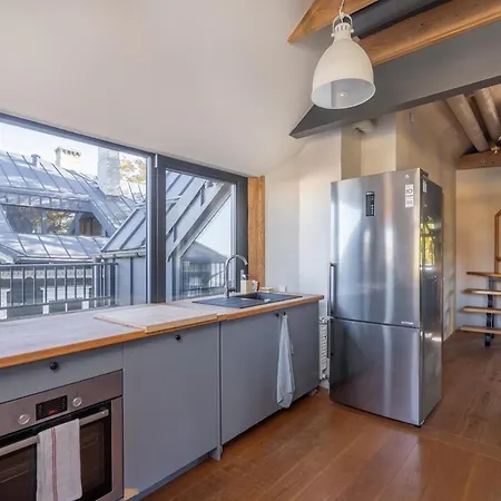 아파트 Cozy Riverside Penthouse *