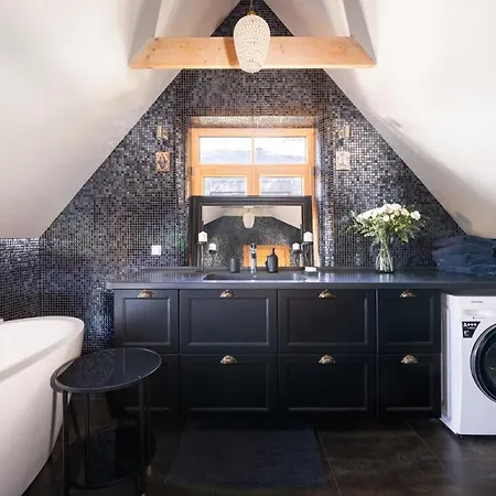 아파트 Cozy Riverside Penthouse *