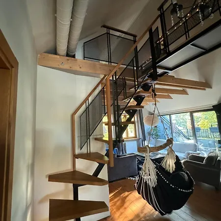 아파트 Cozy Riverside Penthouse 리가
