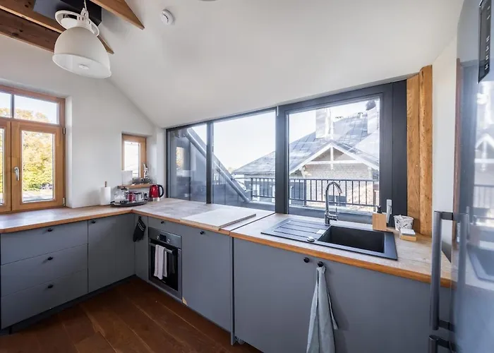 Cozy Riverside Penthouse Διαμέρισμα