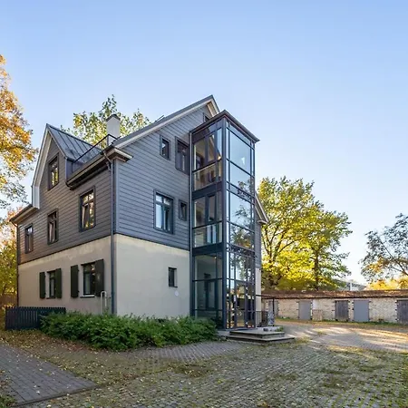 Cozy Riverside Penthouse Riga